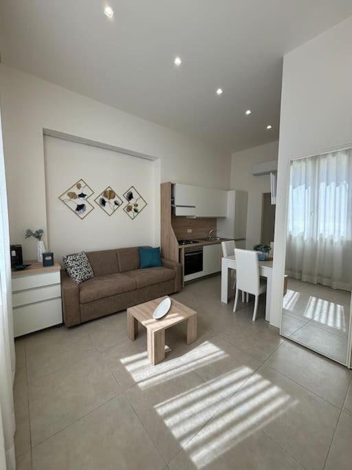 Teddy'S Home Luminoso Accogliente E Moderno รากาเล ภายนอก รูปภาพ