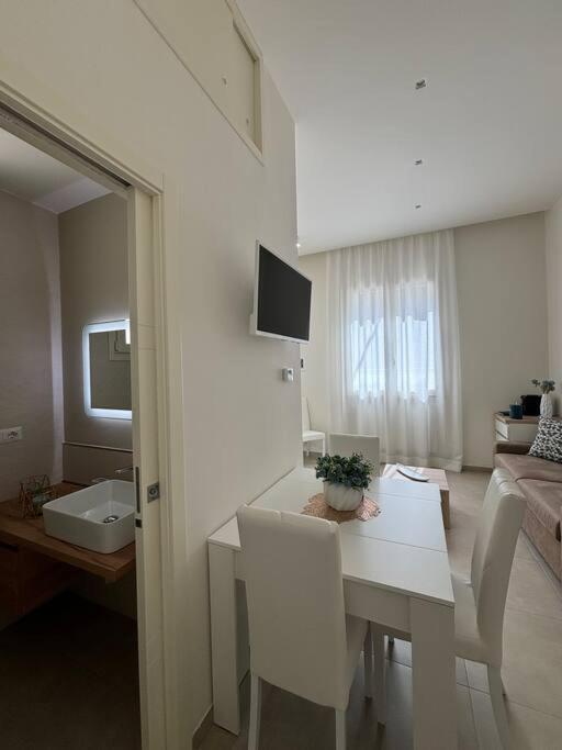 Teddy'S Home Luminoso Accogliente E Moderno รากาเล ภายนอก รูปภาพ