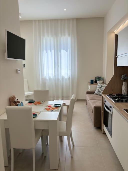Teddy'S Home Luminoso Accogliente E Moderno รากาเล ภายนอก รูปภาพ